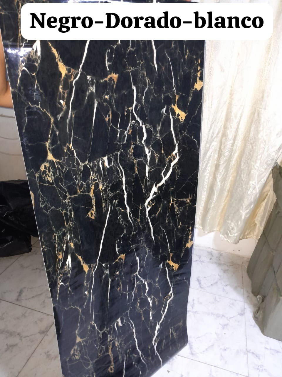 Mármol en minutos: Transforma cualquier espacio con nuestro papel adhesivo premium