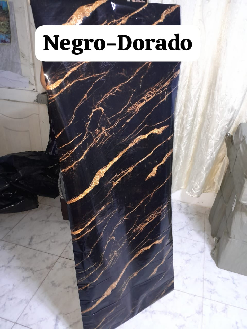 Mármol en minutos: Transforma cualquier espacio con nuestro papel adhesivo premium