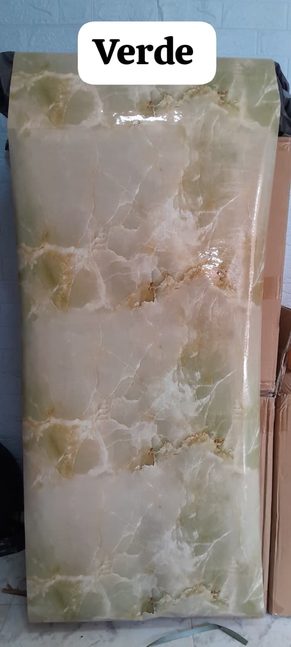 Mármol en minutos: Transforma cualquier espacio con nuestro papel adhesivo premium