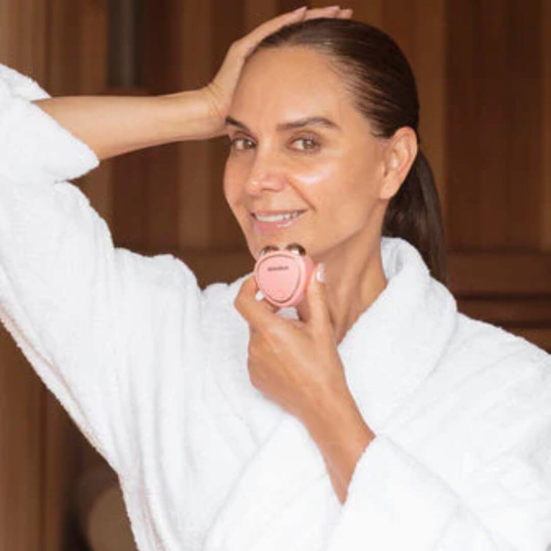 MASAJEADOR FACIAL CON MICROCORRIENTE – Rejuvenece tu Piel en 5 Minutos 💆‍♀️✨